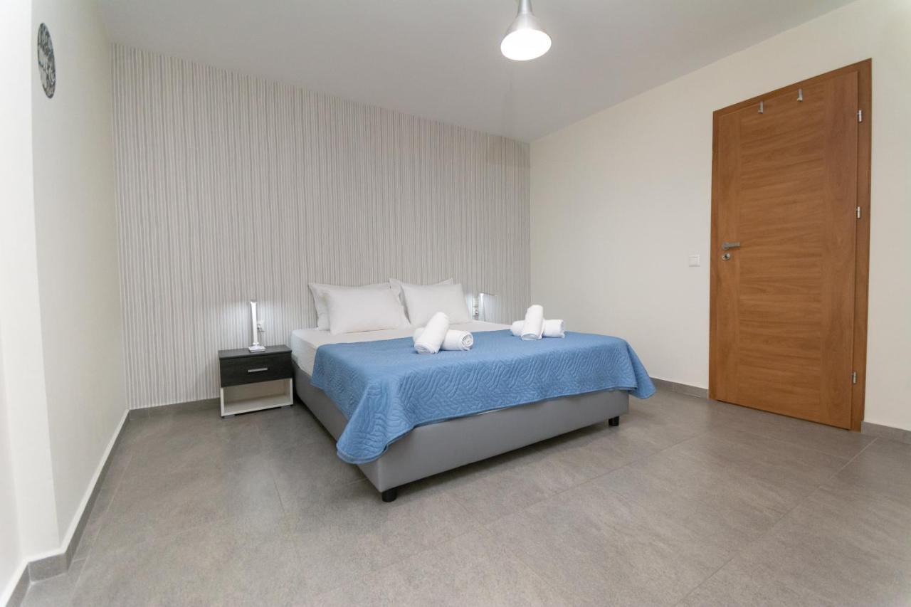 Spacious Fully Equipped 3Bd 2Bath Apt In The Heart Of City With Balconies Ac And Fast Wifi #1 Heraklion  Bagian luar foto