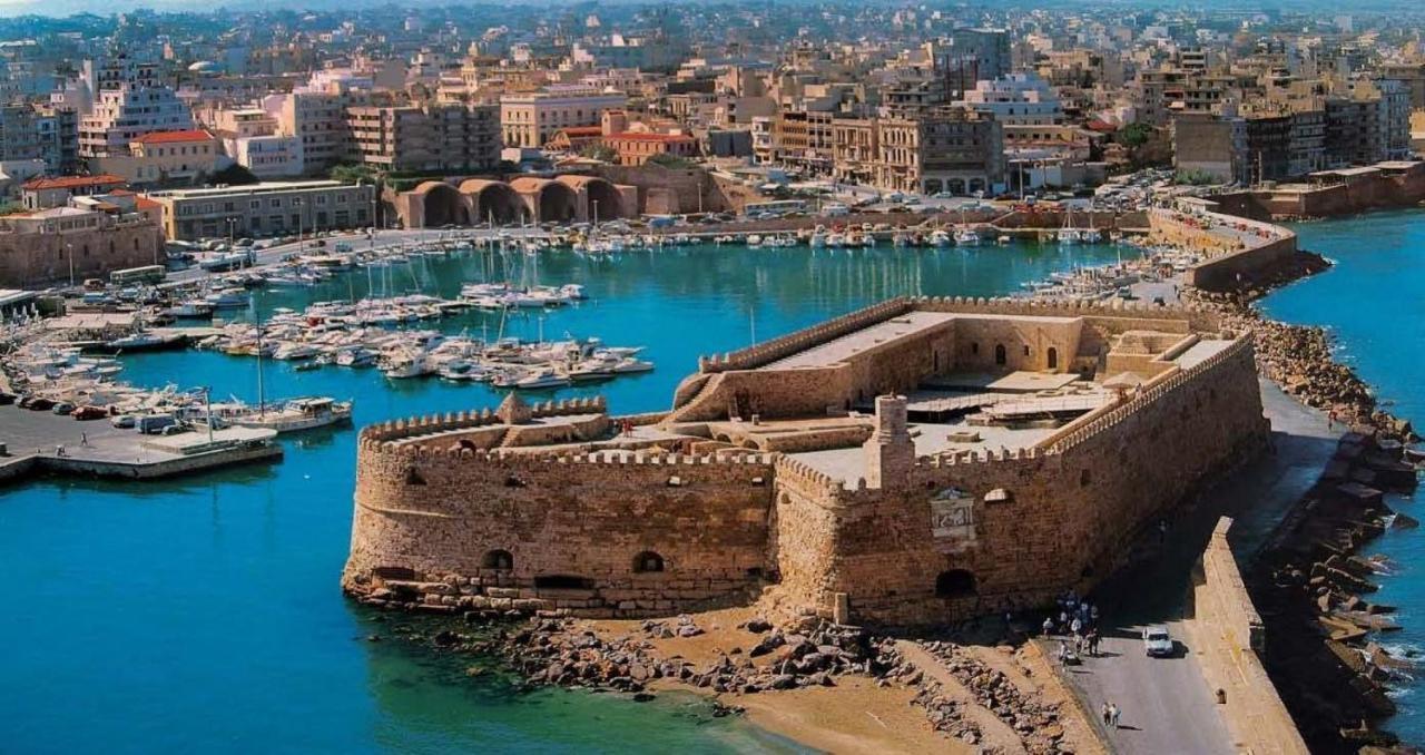 Spacious Fully Equipped 3Bd 2Bath Apt In The Heart Of City With Balconies Ac And Fast Wifi #1 Heraklion  Bagian luar foto